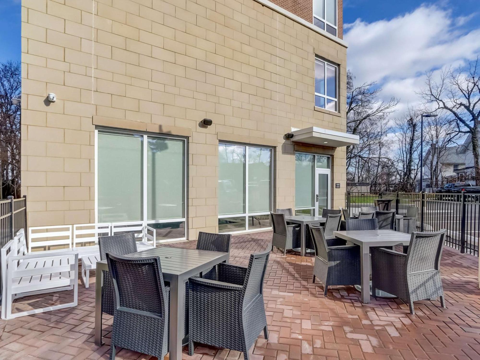 Hampton Inn & Suites Cincinnati Midtown Rookwood Екстер'єр фото
